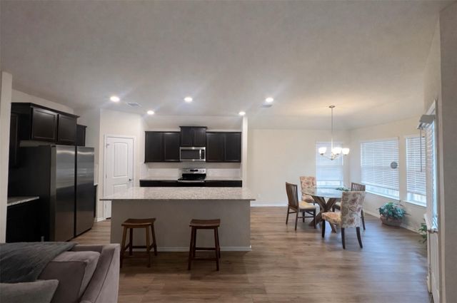 148 Pivot DR, Taylor, TX 76574