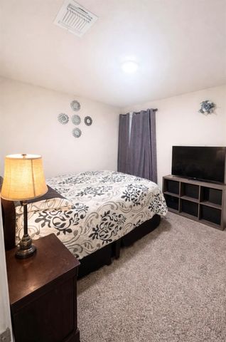 148 Pivot DR, Taylor, TX 76574