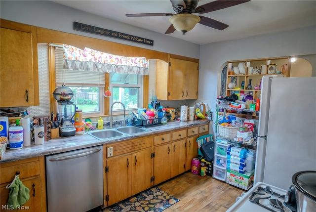 3304 4th Avenue, Vienna, WV 26105