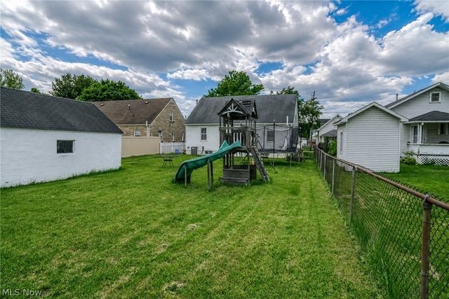 3304 4th Avenue, Vienna, WV 26105