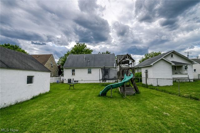3304 4th Avenue, Vienna, WV 26105