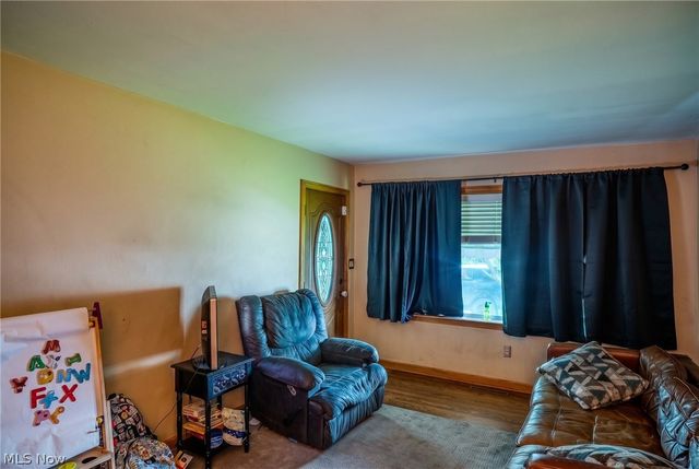 3304 4th Avenue, Vienna, WV 26105