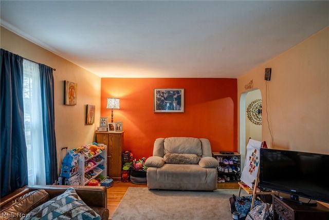 3304 4th Avenue, Vienna, WV 26105