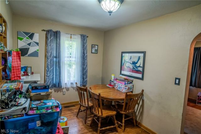 3304 4th Avenue, Vienna, WV 26105