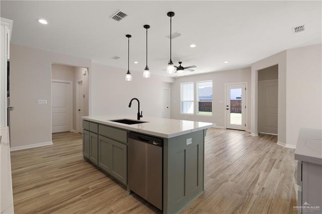 1410 E Silos Avenue, Edinburg, TX 78542