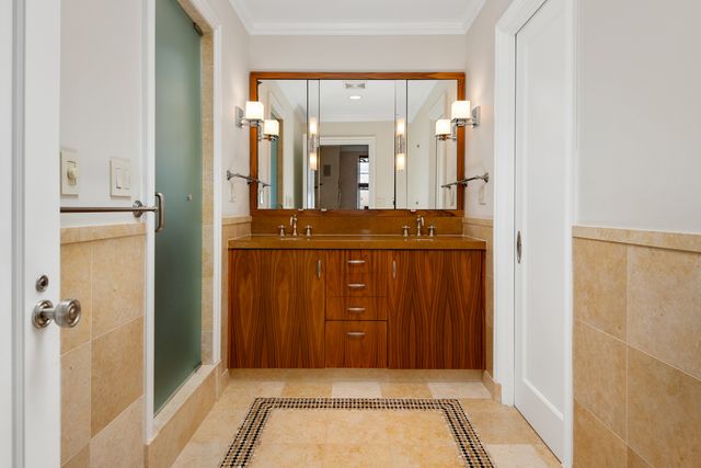 421 W Melrose Street 18BC, Chicago, IL 60657