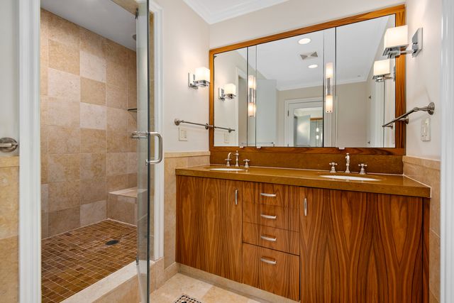 421 W Melrose Street 18BC, Chicago, IL 60657