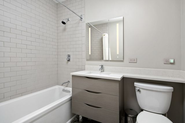 421 W Melrose Street 18BC, Chicago, IL 60657