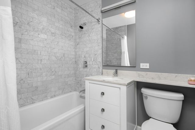 421 W Melrose Street 18BC, Chicago, IL 60657