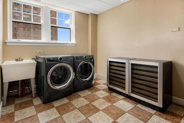 421 W Melrose Street 18BC, Chicago, IL 60657