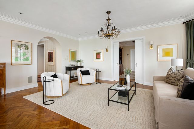 421 W Melrose Street 18BC, Chicago, IL 60657