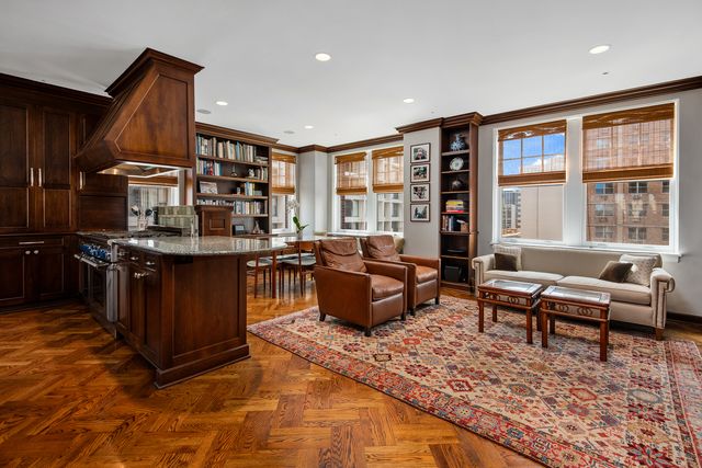 421 W Melrose Street 18BC, Chicago, IL 60657