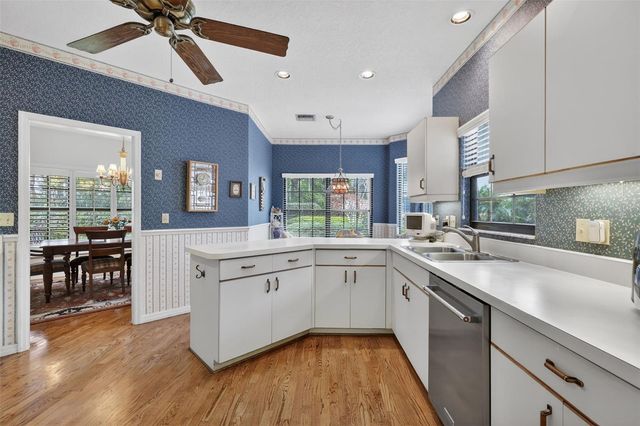 621 HIGH POINT DRIVE, Mount Dora, FL 32757