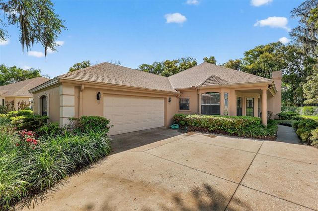 621 HIGH POINT DRIVE, Mount Dora, FL 32757