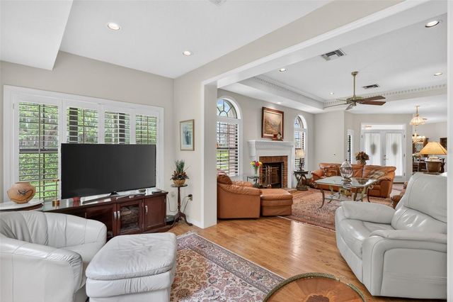 621 HIGH POINT DRIVE, Mount Dora, FL 32757