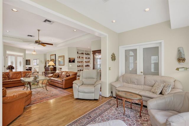 621 HIGH POINT DRIVE, Mount Dora, FL 32757