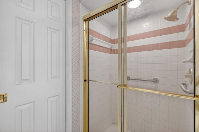 621 HIGH POINT DRIVE, Mount Dora, FL 32757