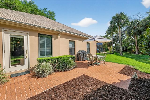 621 HIGH POINT DRIVE, Mount Dora, FL 32757