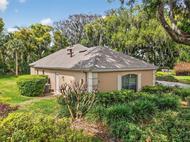 621 HIGH POINT DRIVE, Mount Dora, FL 32757