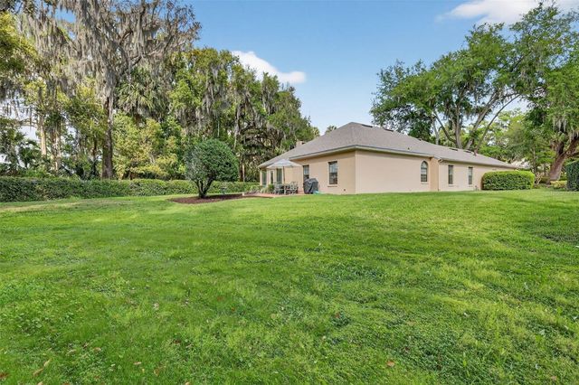 621 HIGH POINT DRIVE, Mount Dora, FL 32757