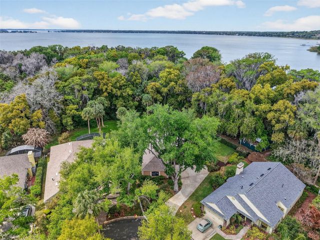 621 HIGH POINT DRIVE, Mount Dora, FL 32757