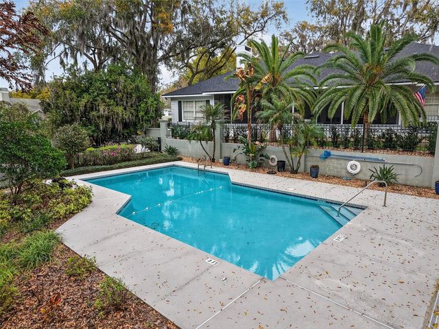 621 HIGH POINT DRIVE, Mount Dora, FL 32757