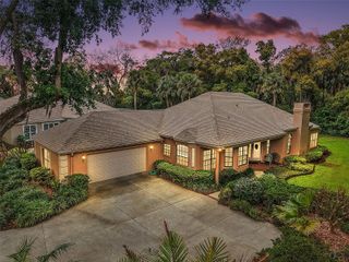 621 HIGH POINT DRIVE, Mount Dora, FL 32757