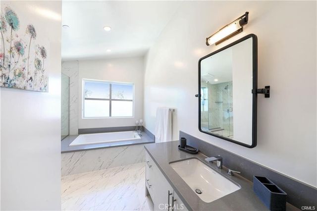 3920 E Coast Highway, Corona Del Mar, CA 92625