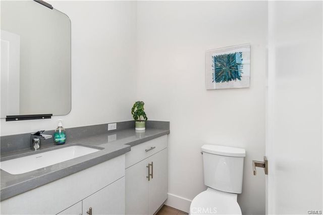 3920 E Coast Highway, Corona Del Mar, CA 92625