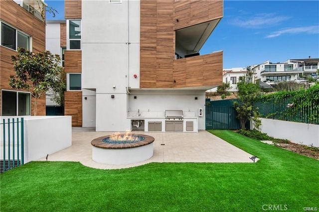 3920 E Coast Highway, Corona Del Mar, CA 92625