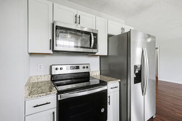 1272 Barbee Ln, Clarksville, TN 37042