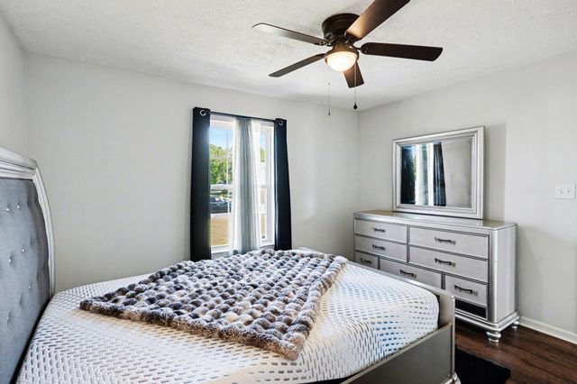 1272 Barbee Ln, Clarksville, TN 37042