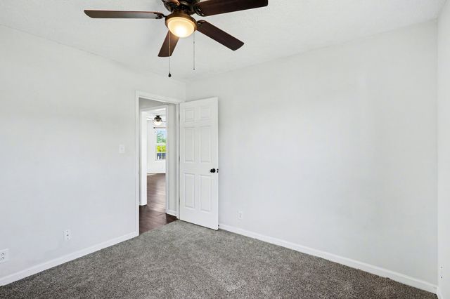 1272 Barbee Ln, Clarksville, TN 37042