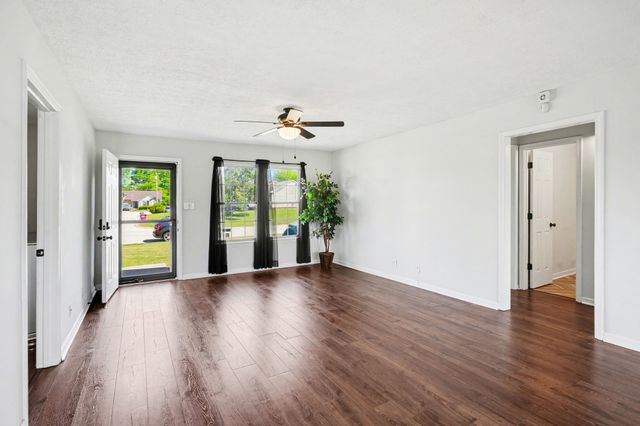 1272 Barbee Ln, Clarksville, TN 37042