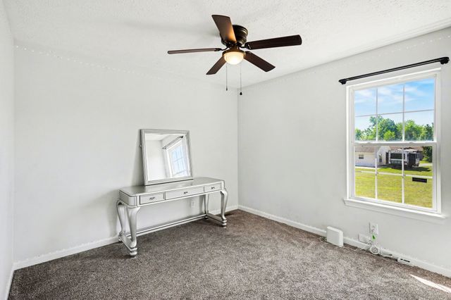 1272 Barbee Ln, Clarksville, TN 37042