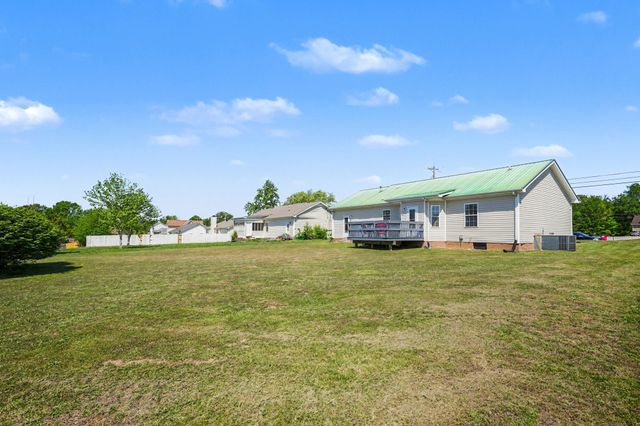 1272 Barbee Ln, Clarksville, TN 37042