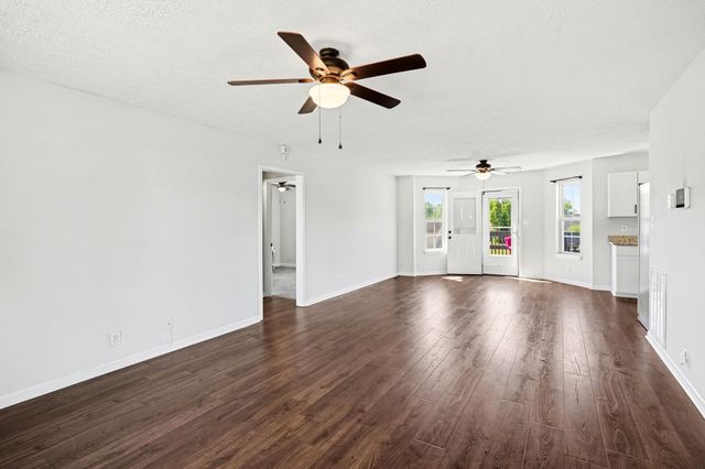 1272 Barbee Ln, Clarksville, TN 37042