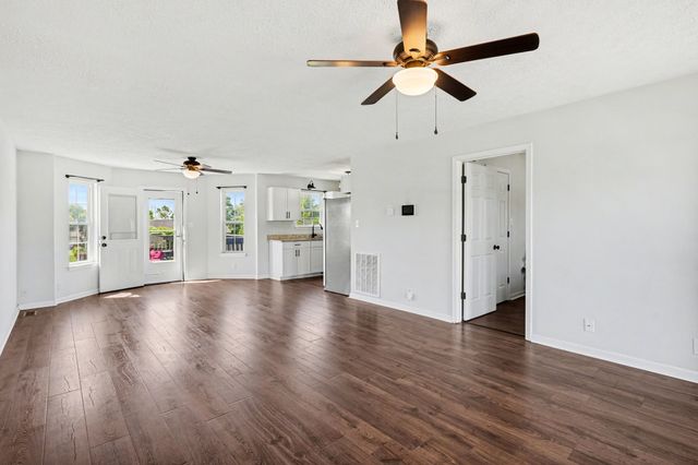 1272 Barbee Ln, Clarksville, TN 37042