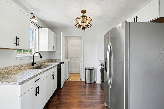 1272 Barbee Ln, Clarksville, TN 37042