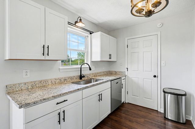 1272 Barbee Ln, Clarksville, TN 37042