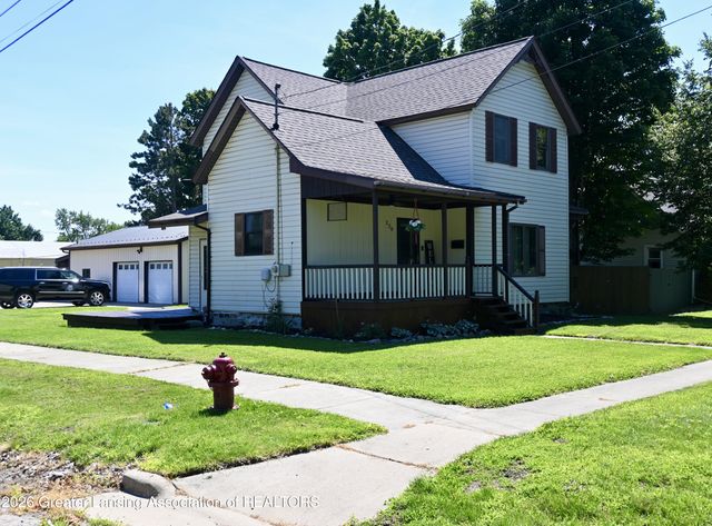 228 Union Street, Grand Ledge, MI 48837