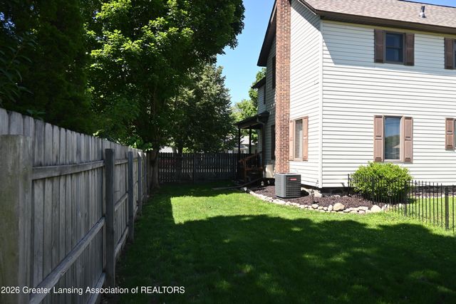 228 Union Street, Grand Ledge, MI 48837