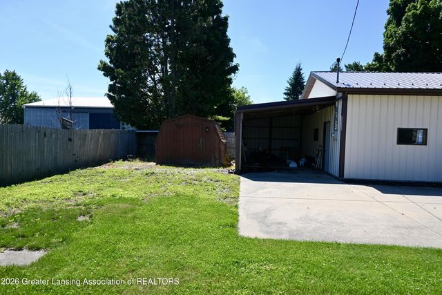 228 Union Street, Grand Ledge, MI 48837