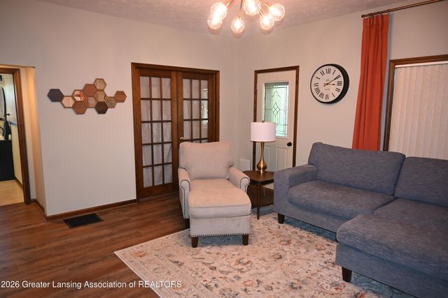 228 Union Street, Grand Ledge, MI 48837