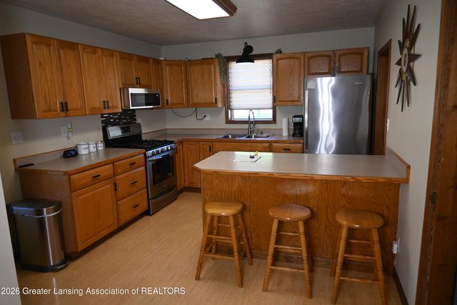 228 Union Street, Grand Ledge, MI 48837