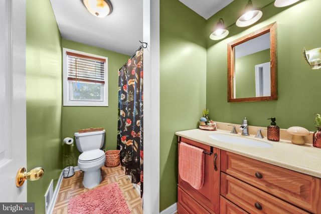 36 MANCHESTER AVE, Marlton, NJ 08053