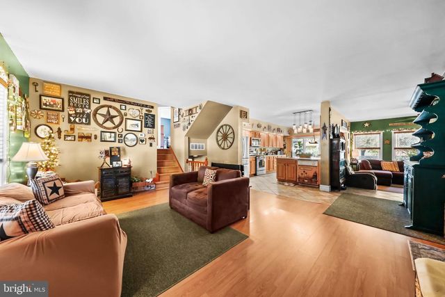 36 MANCHESTER AVE, Marlton, NJ 08053