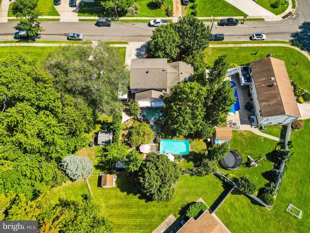 36 MANCHESTER AVE, Marlton, NJ 08053