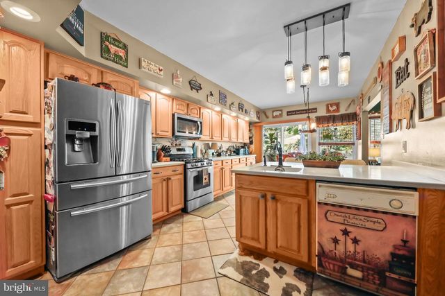 36 MANCHESTER AVE, Marlton, NJ 08053
