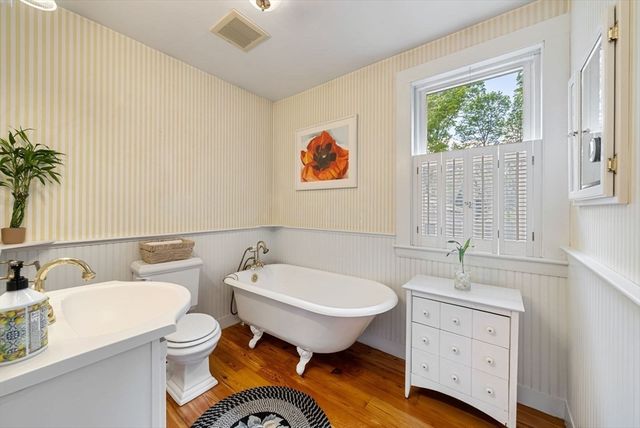 94 William St, Stoneham, MA 02180